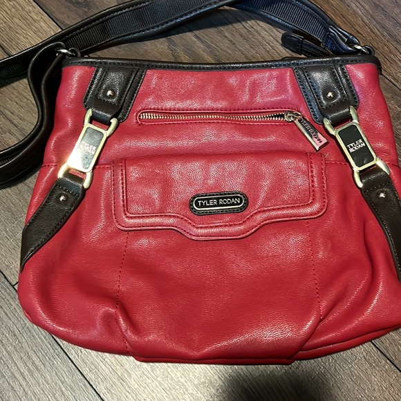 Tyler Rodan genuine red leather crossbody purse - Picture 2 of 7